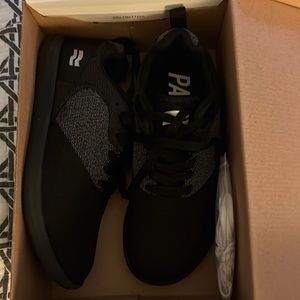 Strike MVMNT Sneakers - Size 5.5/7